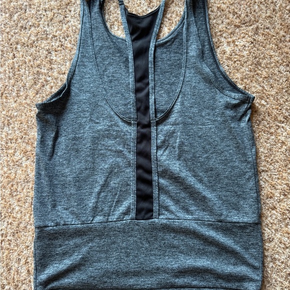 Women's Nike Dri-fit tank size small - Picture 2 of 3